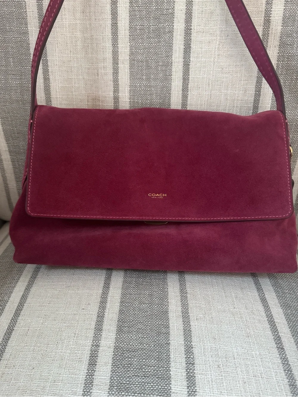 Authentic COACH Chelsea 30 in fuchsia suede